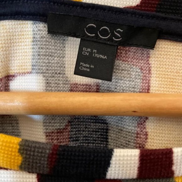 COS medium Colorblock navy top. - Picture 2 of 4